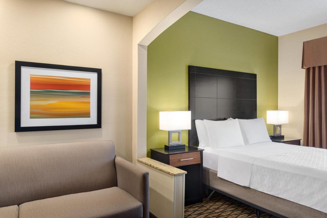 Holiday Inn Express Hotel & Suites Edmond By Ihg Bagian luar foto