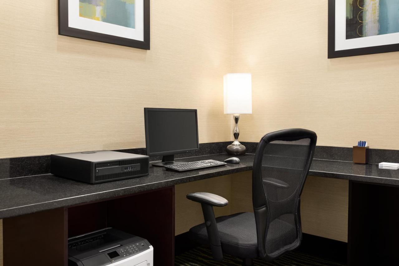 Holiday Inn Express Hotel & Suites Edmond By Ihg Bagian luar foto