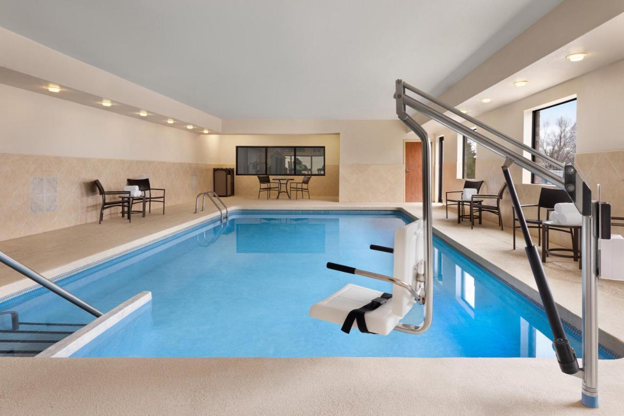 Holiday Inn Express Hotel & Suites Edmond By Ihg Bagian luar foto