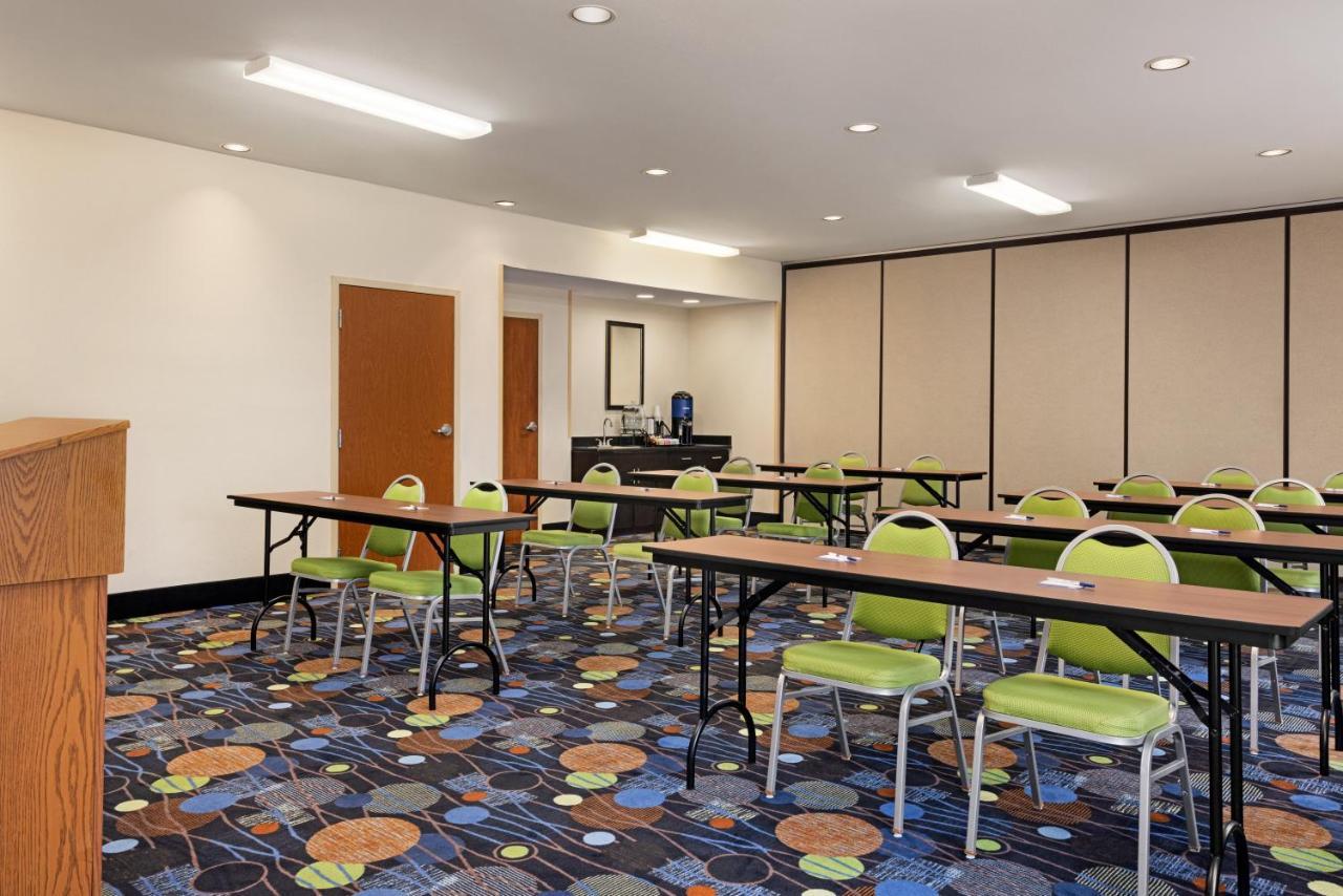 Holiday Inn Express Hotel & Suites Edmond By Ihg Bagian luar foto