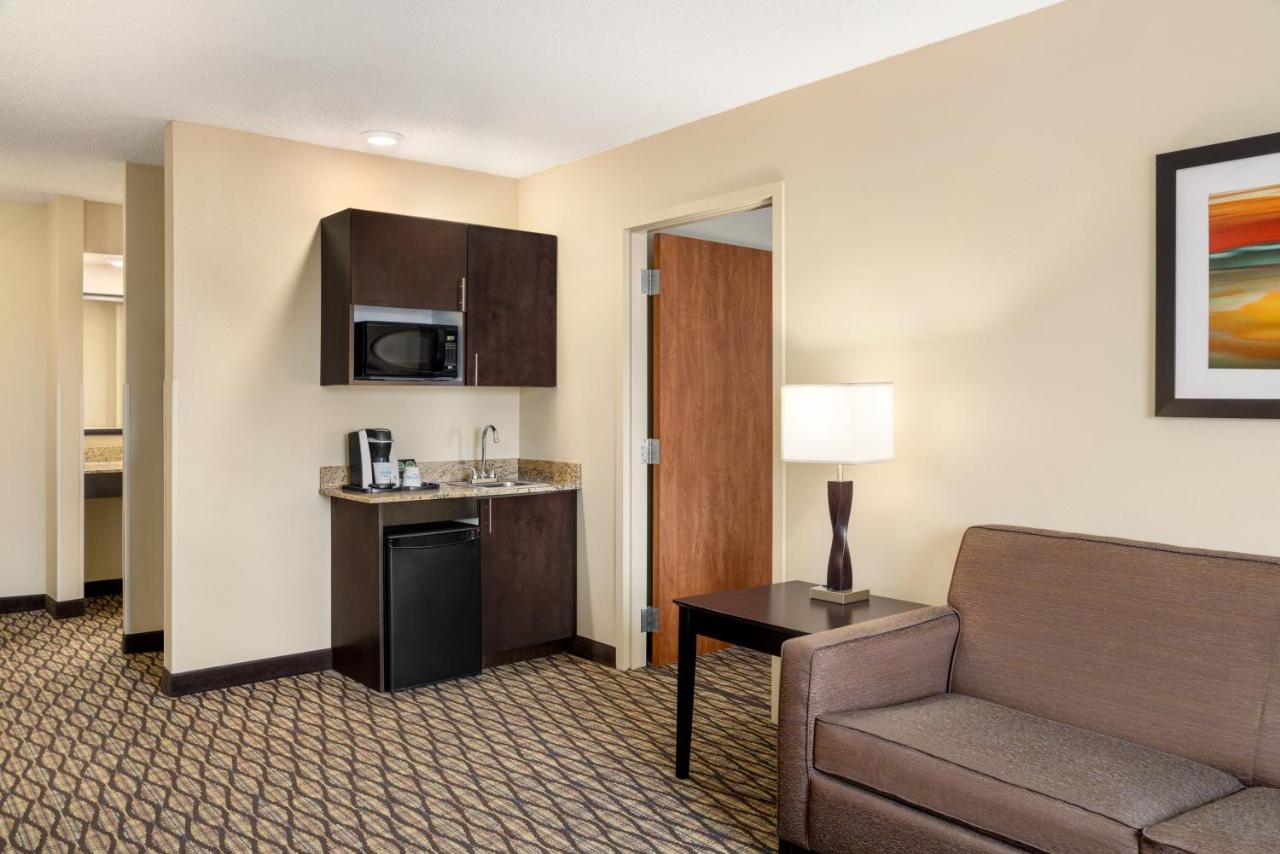 Holiday Inn Express Hotel & Suites Edmond By Ihg Bagian luar foto