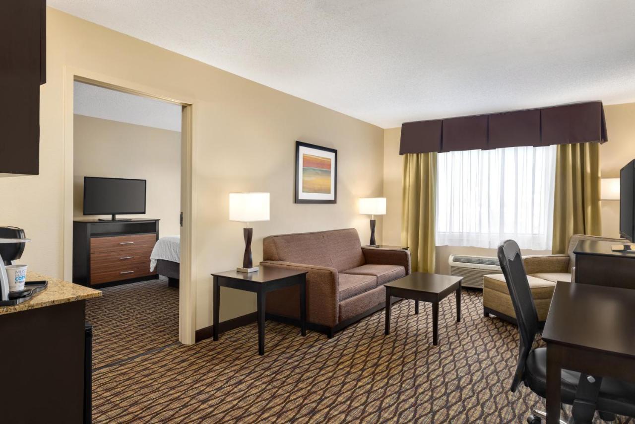 Holiday Inn Express Hotel & Suites Edmond By Ihg Bagian luar foto