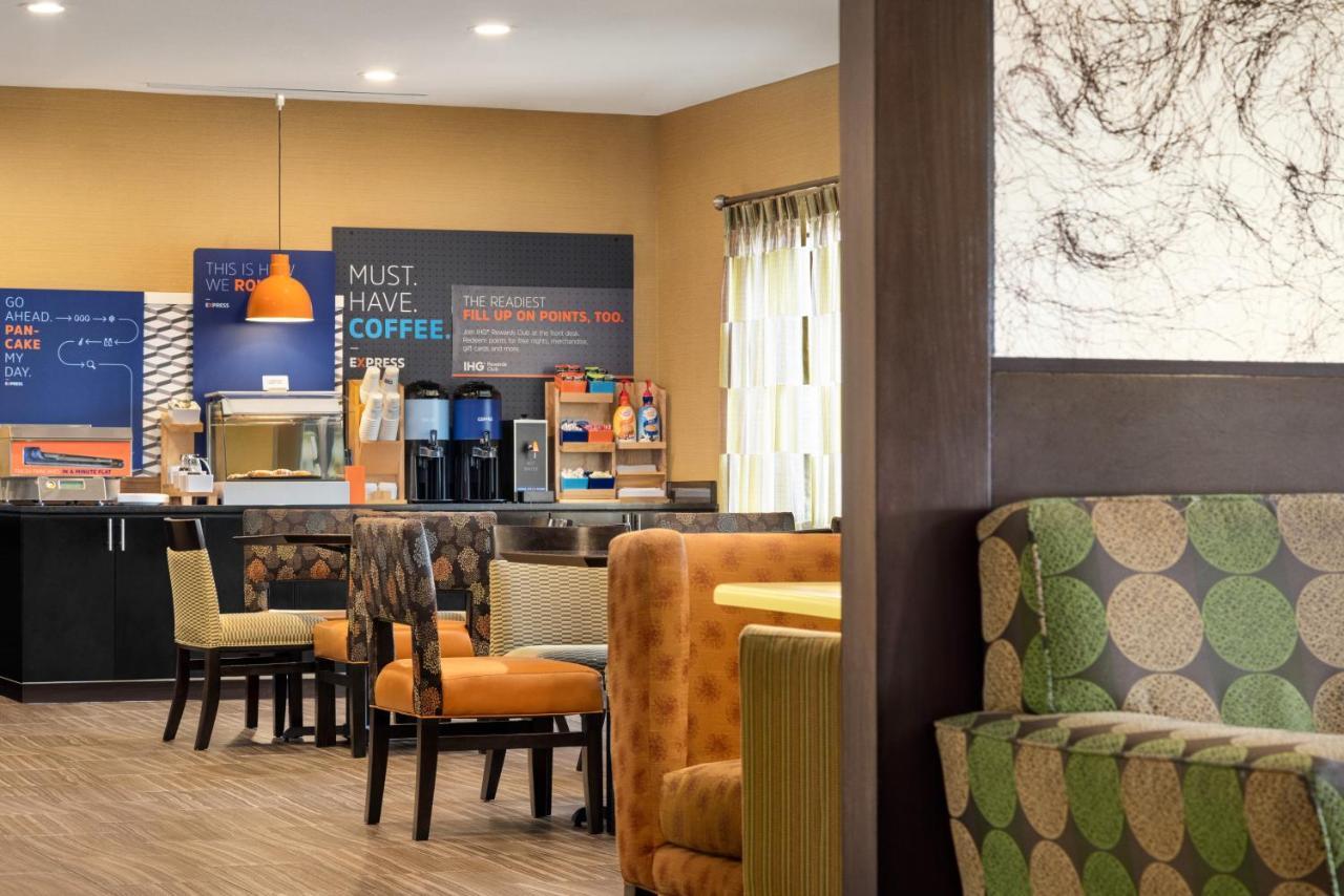 Holiday Inn Express Hotel & Suites Edmond By Ihg Bagian luar foto