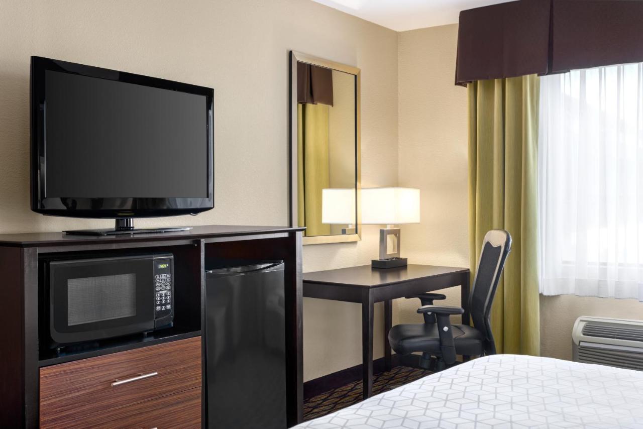 Holiday Inn Express Hotel & Suites Edmond By Ihg Bagian luar foto