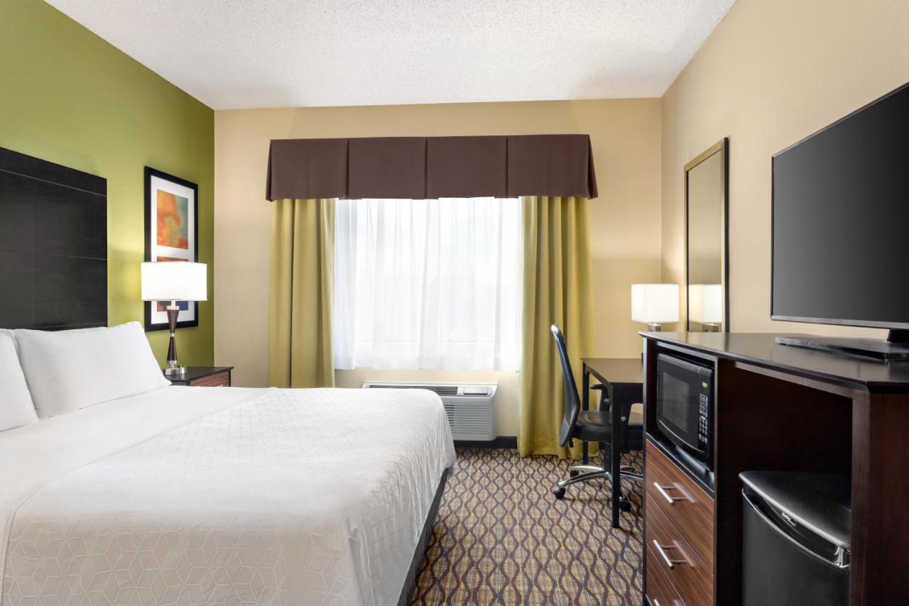 Holiday Inn Express Hotel & Suites Edmond By Ihg Bagian luar foto