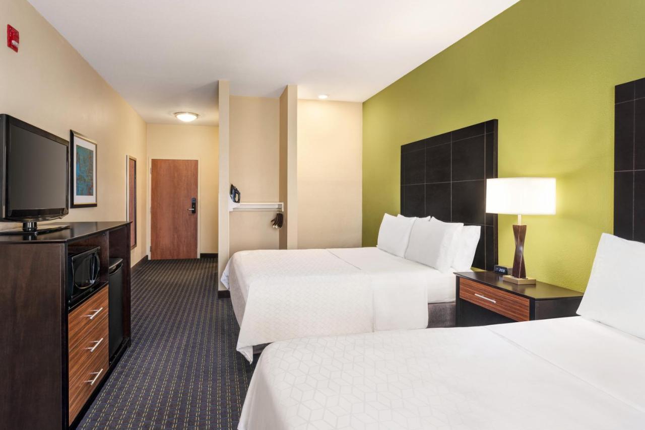 Holiday Inn Express Hotel & Suites Edmond By Ihg Bagian luar foto