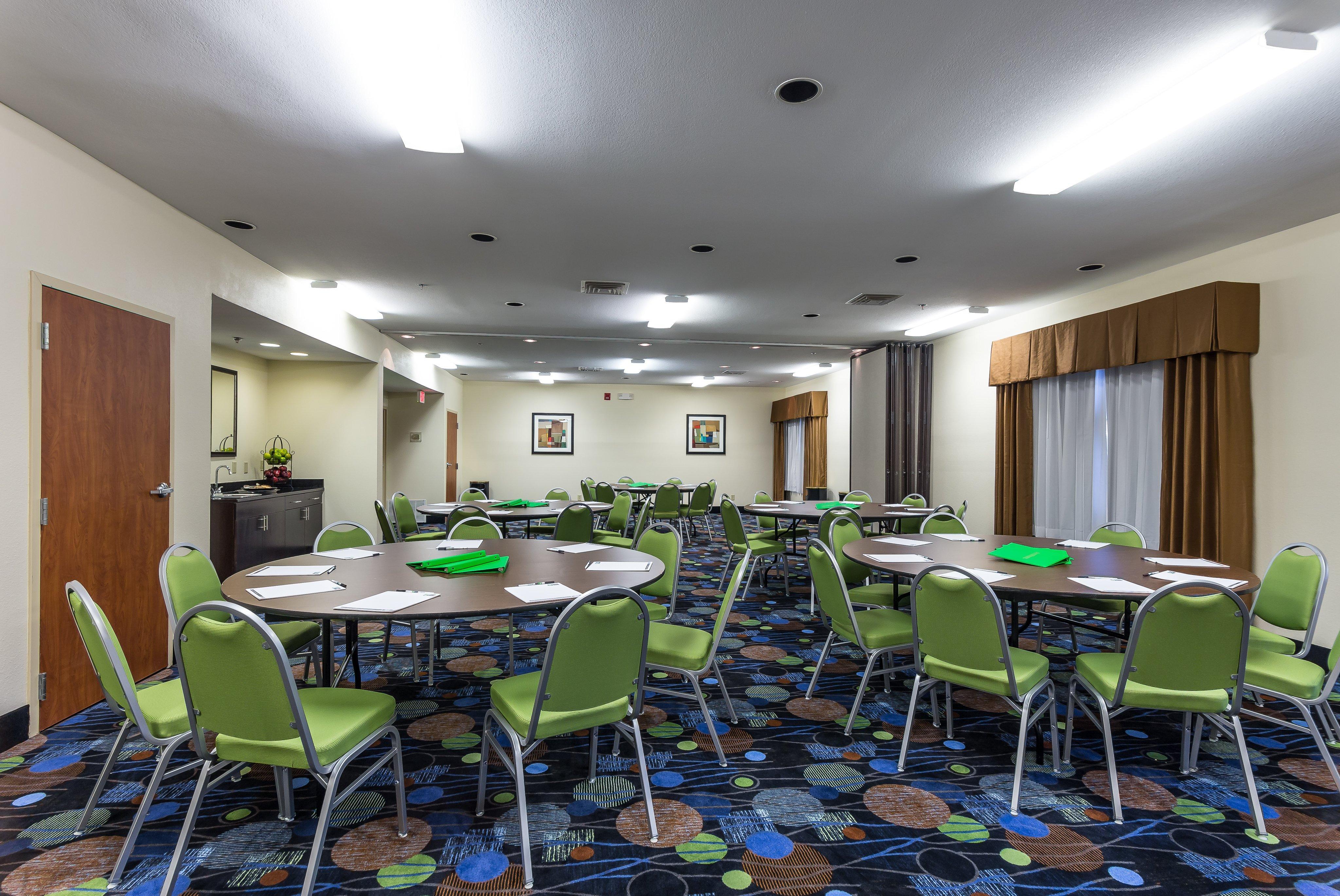 Holiday Inn Express Hotel & Suites Edmond By Ihg Bagian luar foto